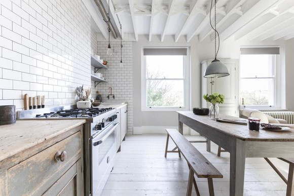 white shabby chic kitchen