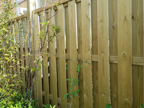hit-and-miss-wooden-fencing hit-and-miss-wooden-fencing