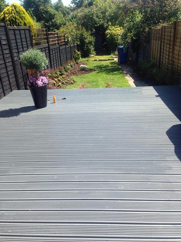 decking-treated-with-ronseal-ultimate-decking-stain-1