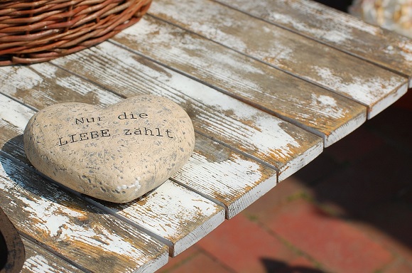 valentines-day-message-of-love-stone