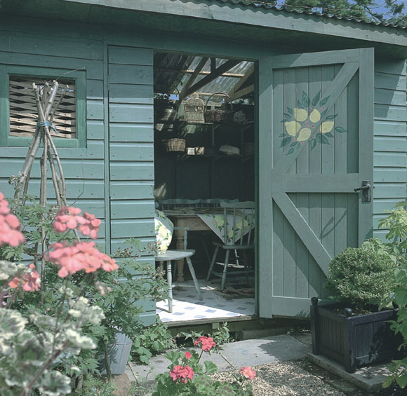 garden shed painted with Protek Royal Exterior paint