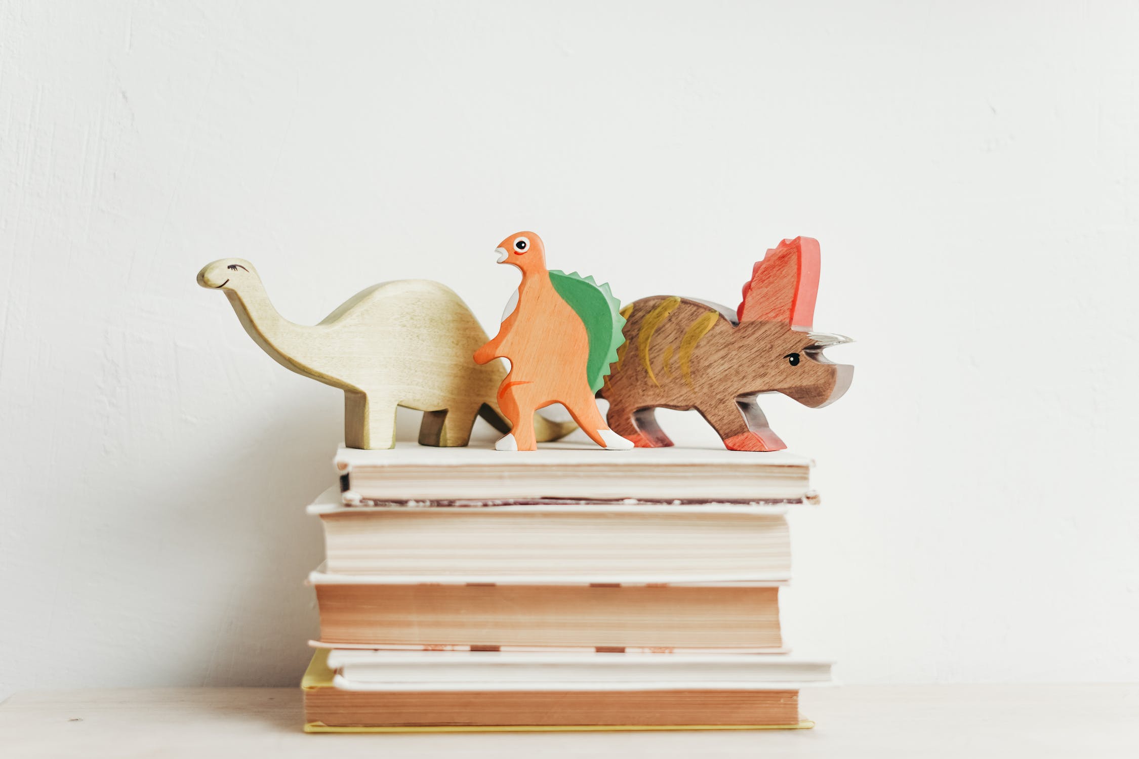 wooden-dinosaurs