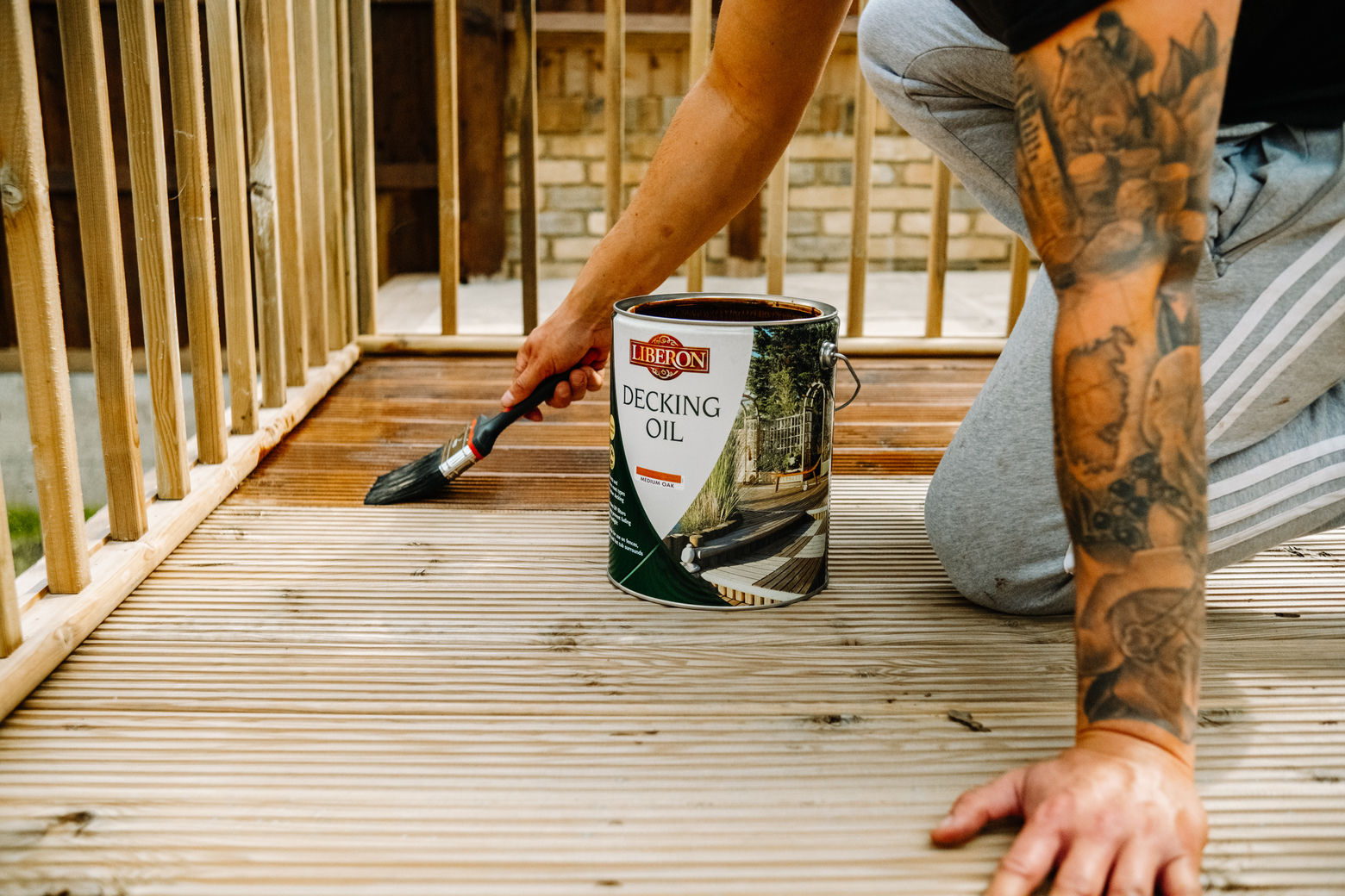 How to Effortlessly Paint in between Deck Boards: Insider Tips