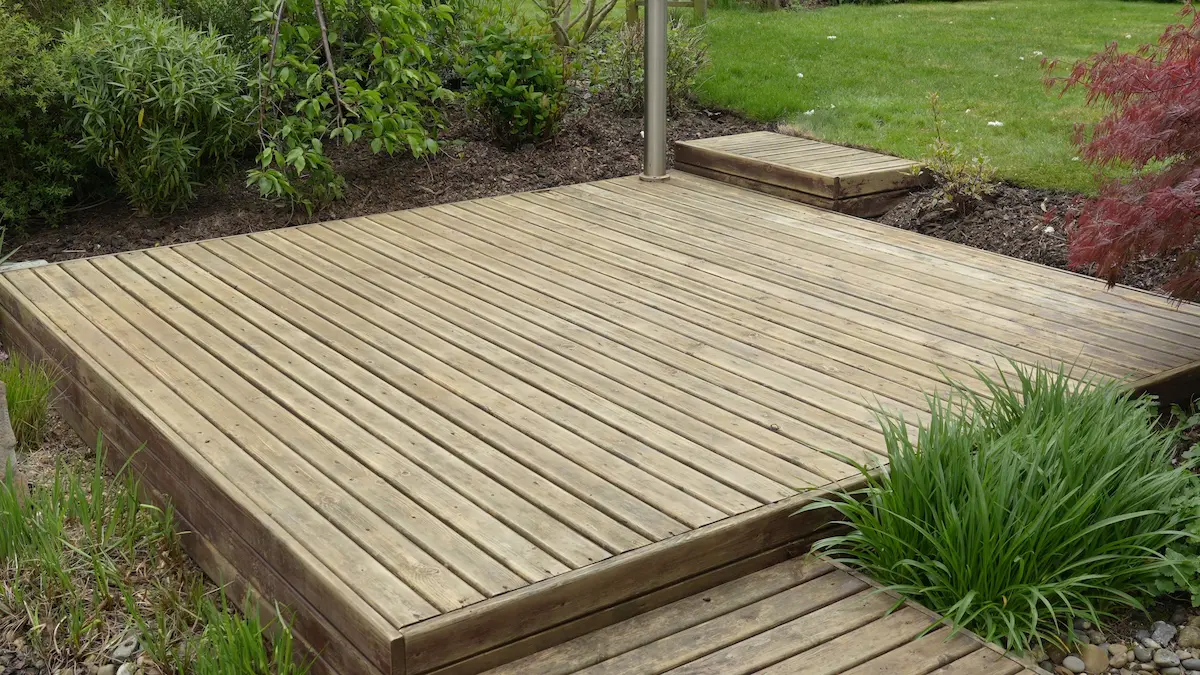 Which Decking Product Should I Use? Oil, Stain or Paint Explained