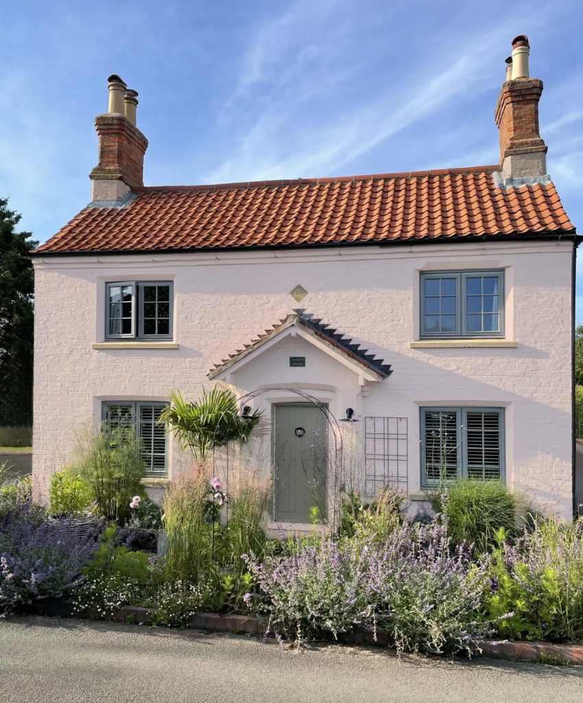 Earthborn Silicate Masonry paint. Colour: Suffolk